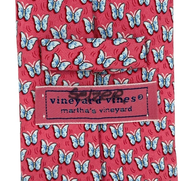 Vineyard Vines Blue Butterflies w/Pink Background Silk Necktie - 60" Long - Picture 9 of 9